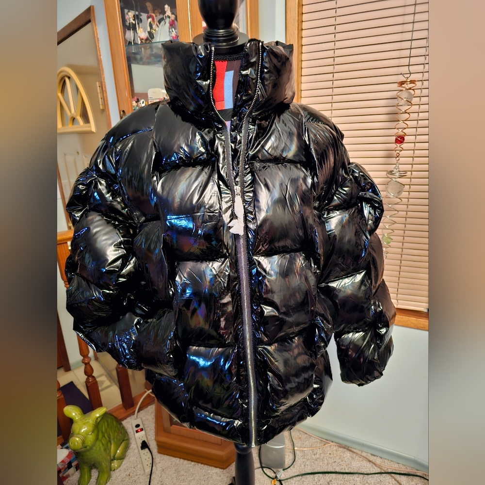 Nwt, Bob & Weave Oil Slick Puffer Coat in shiny black XL